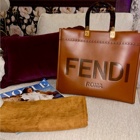 Fendi Handbags - Fendi Sunshine Medium Tote Brown Leather Roma Logo Authentic